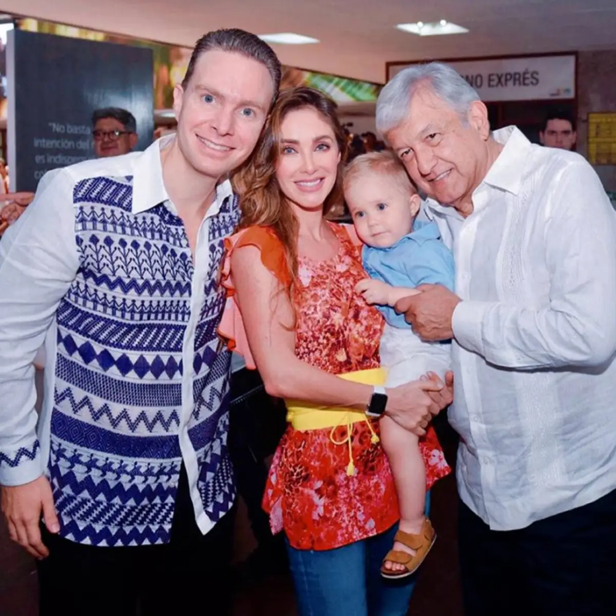 AMLO-bebe-Anahi.jpg
