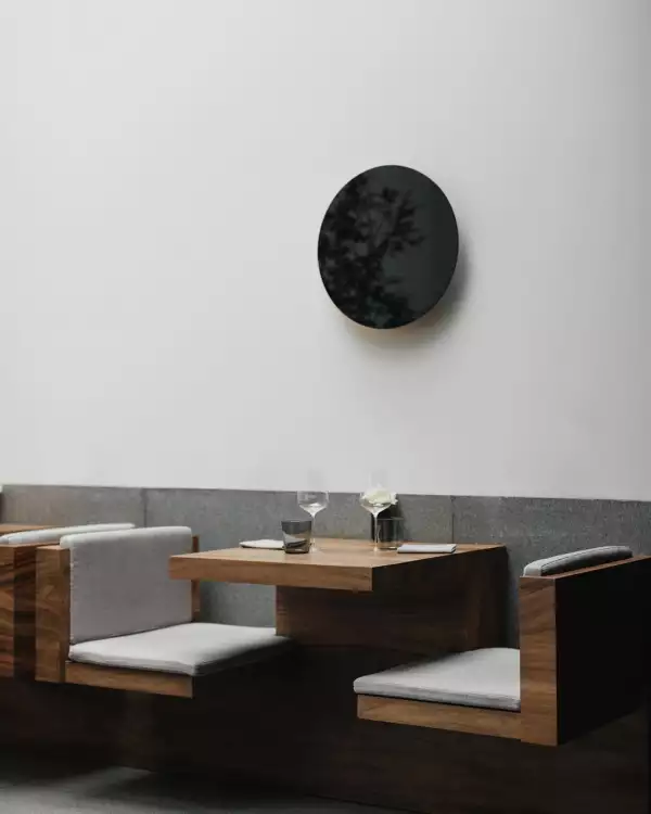 Mesa en el interior del restaurante Pujol
