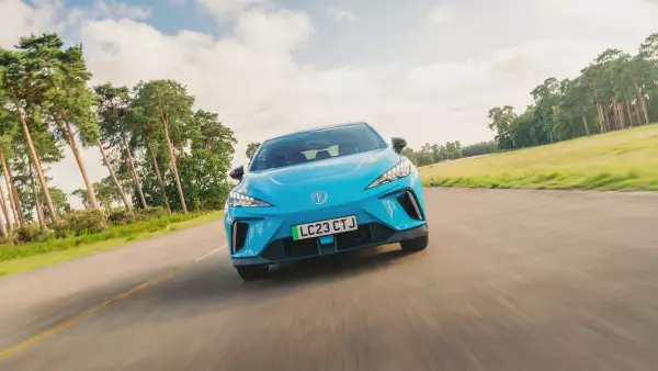 No es otro SUV: MG Motor apuesta por los hot hatchbacks con MG4