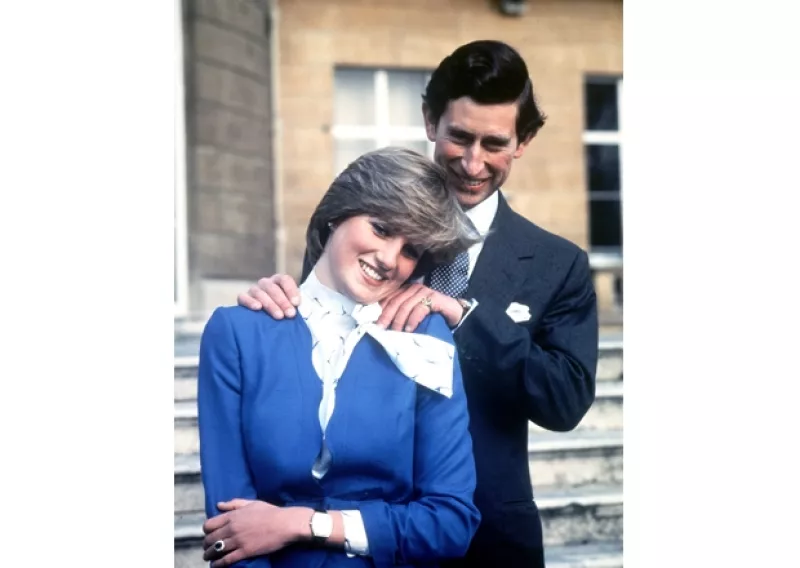 Carlos y Diana se comprometieron el 24 de febrero de 1981.