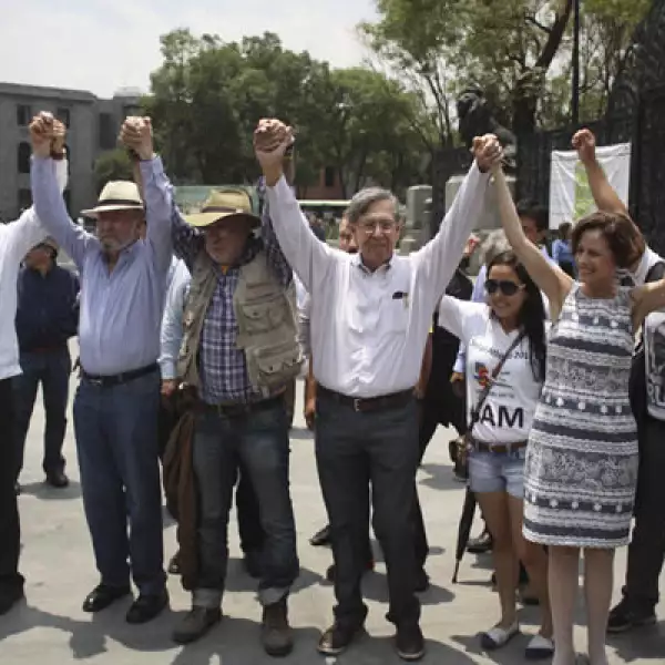 Al evento asistieron el excandidato presidencial de izquierda Cuauhtémoc Cárdenas, la académica Denise Dresser y el actor Daniel Giménez Cacho
