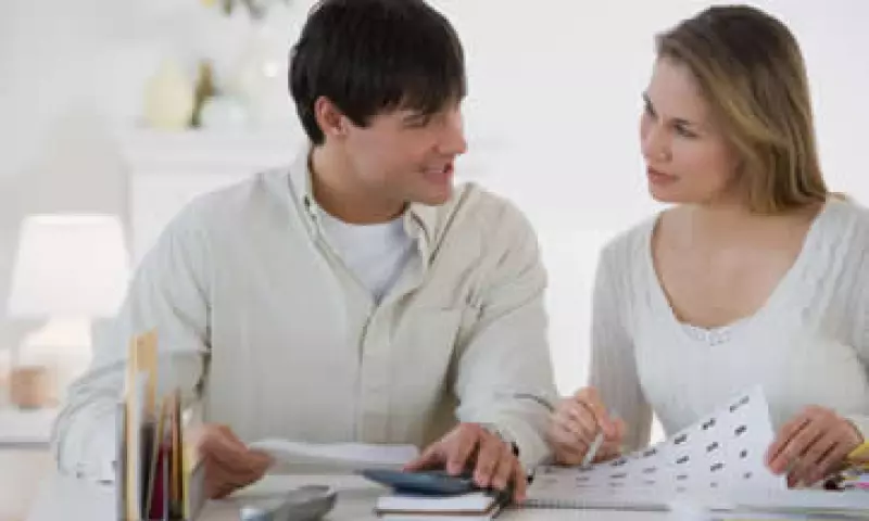 Puedes hacer una cita y acudir al SAT para recibir asesoría para presentar tu declaración. (Foto: Getty Images)