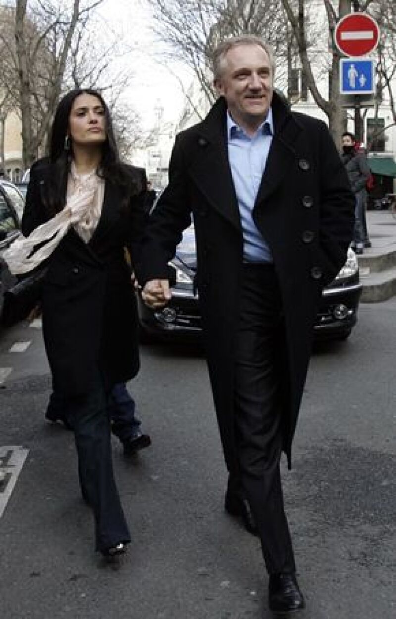 Acudieron a la pasarela de Stella McCartney y llegaron tomados de la mano al Hotel Crillon.