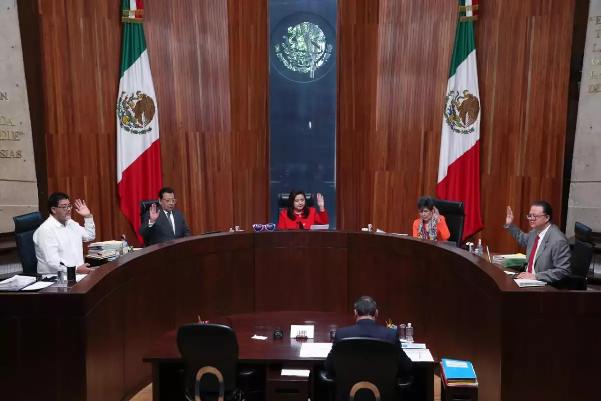 La Sala Superior del TEPJF autorizó el uso de recursos públicos gubernamentales a difundir la elección judicial del primero de junio de 2025.