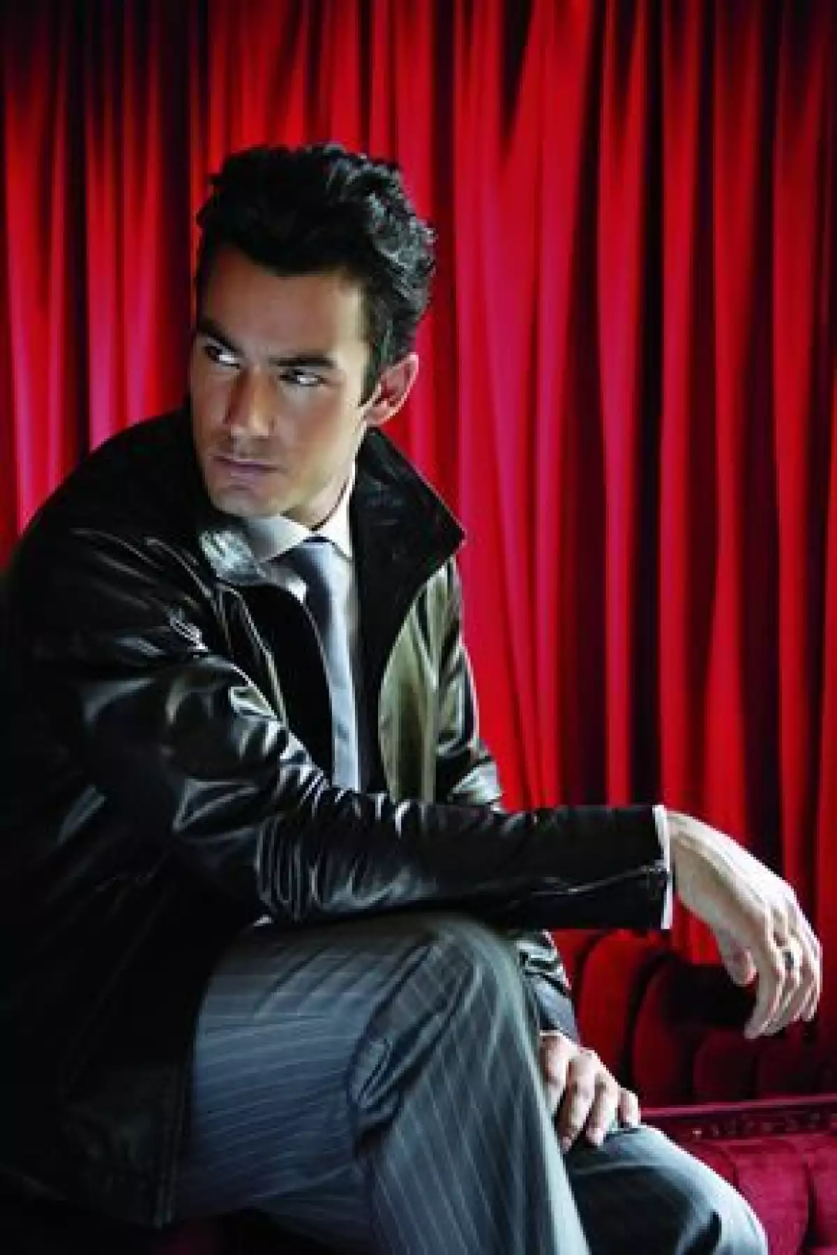 El cantante no desea realizar ningún otro tipo de música que la que no le agrade a él pues hace lo que le agrada y le satisface musicalmente y dijo estar muy orgulloso sobre todo.