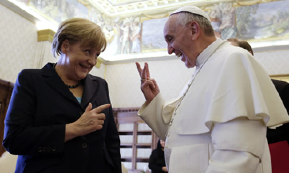 Merkel visitó al Papa Francisco y le regaló música. (Foto: AP)