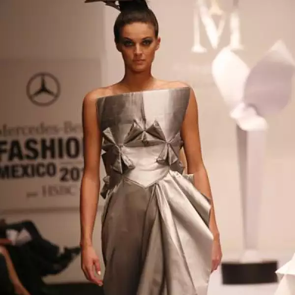 Mercedes Benz  Desfile Marialuisa y Sebastian