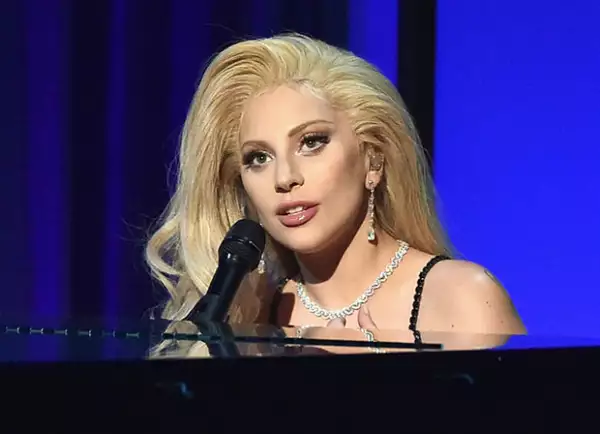 ¿Creías que ya era suficiente con ver a Coldplay, Rihanna y Beyonce en el mismo escenario? Pues prepárate porque Lady Gaga está lista para sumarse a este épico line-up.