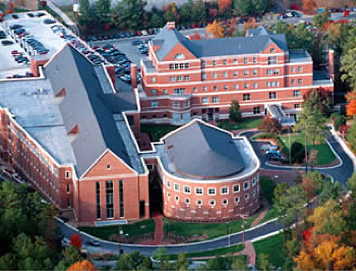 El programa de dos años, MBA@UNC, contendrá sesiones con video, conferencias archivadas y simulaciones. (Foto: Fortune)