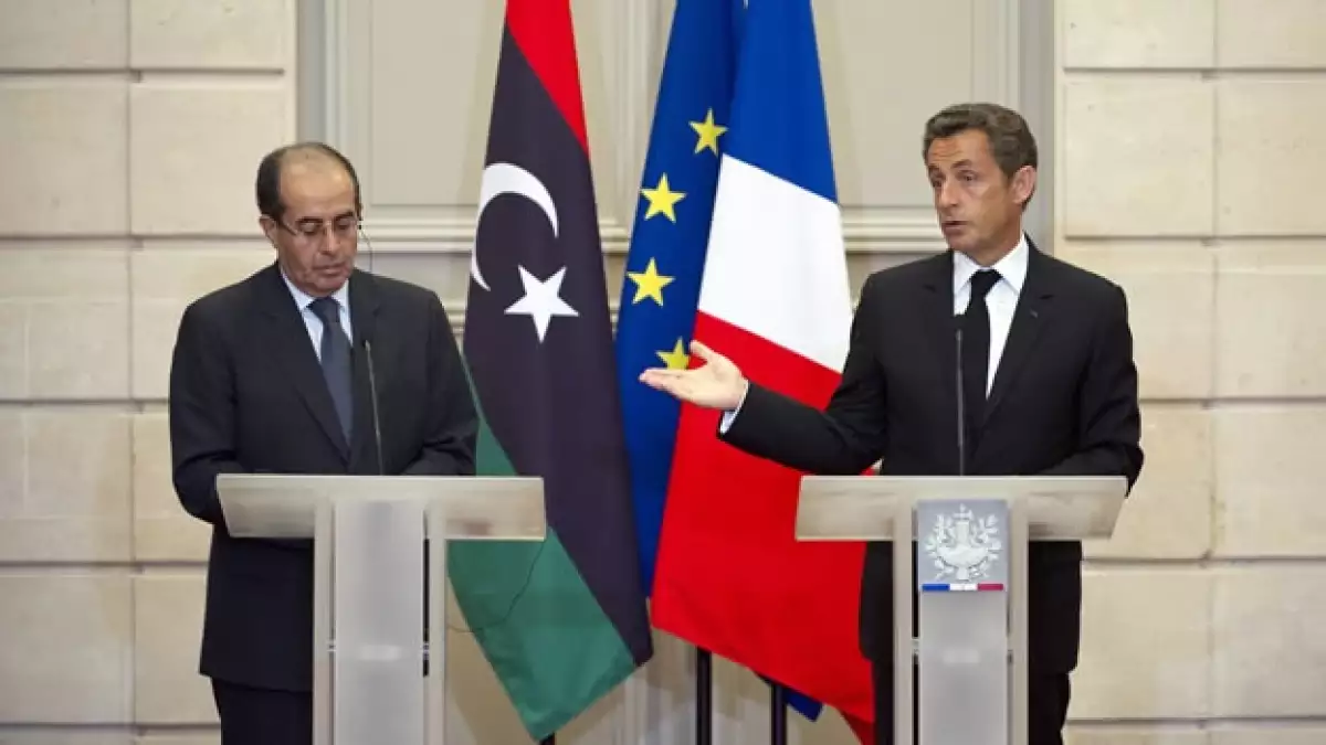 Mahmoud Jibril se reúne con Nicolas Sarkozy