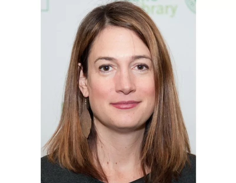 El tercer título de la escritora estadounidense se convirtió rápidamente en un best seller, por lo que será llevada al cine protagonizada por Reese Witherspoon.