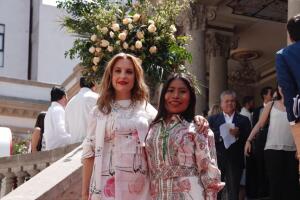 Marina de Tavira y Yalitza Apaicio en el evento de 31 mujeres que amamos