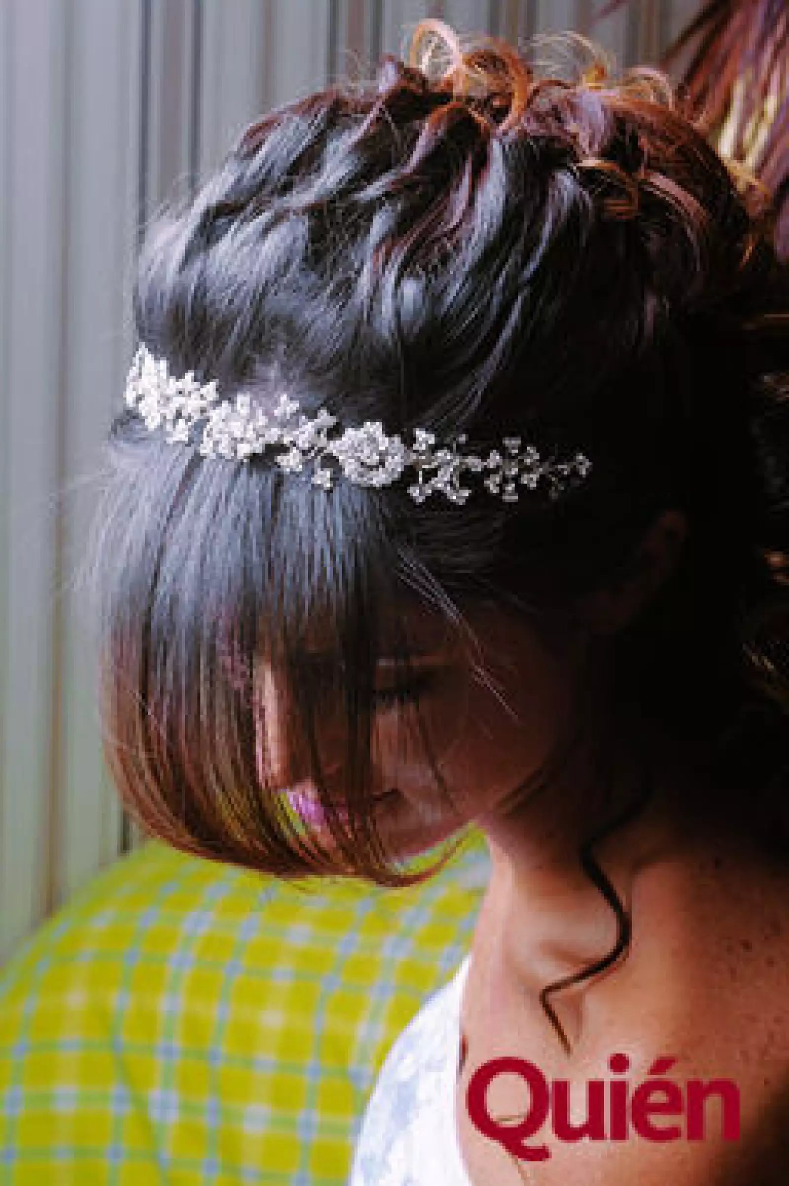 Ihtziar Hurtado con peinado y tiara