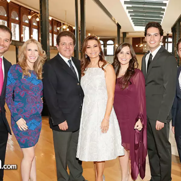 Alejandro Goldberg,Sandra Goldberg,Moises Goldberg,Sophie Goldberg,Lisa Levy,Rafael Levy y Arturo Goldberg