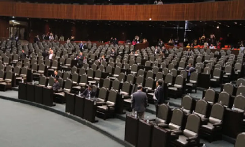 Los nuevos líderes del poder legislativo deberán lidiar con iniciativas congeladas. (Foto: Archivo)