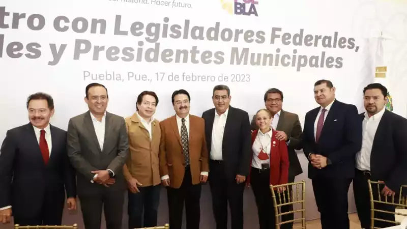 Aspirantes de Morenaen Puebla