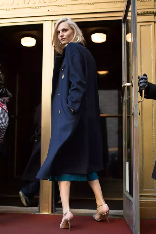 Street Style - New York Fashion Week February 2018 - Day 5