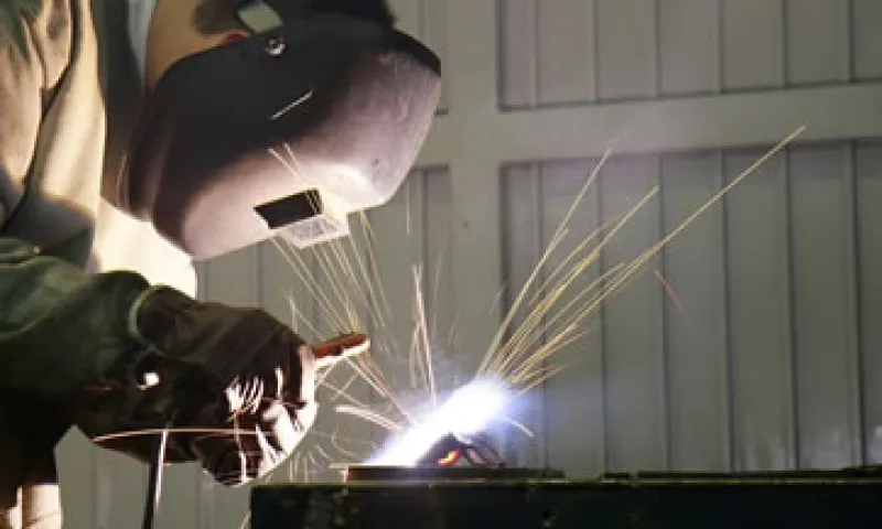 Durante el periodo, la manufactura tuvo un desplome de 5.8% a tasa anual.  (Foto: Getty Images)