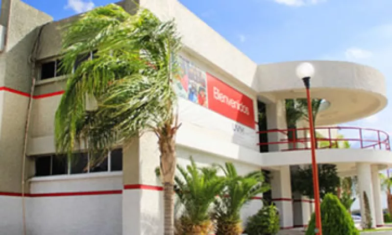 El campus de la UVM en Nuevo Laredo contaba con unos 700 estudiantes. (Foto: Tomada de universidaduvm.mx )