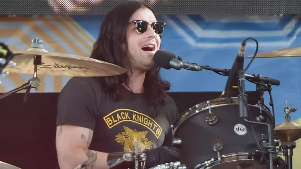 El baterista de la banda Kings of Leon tuiteó que se recupera tras un accidente vehicular