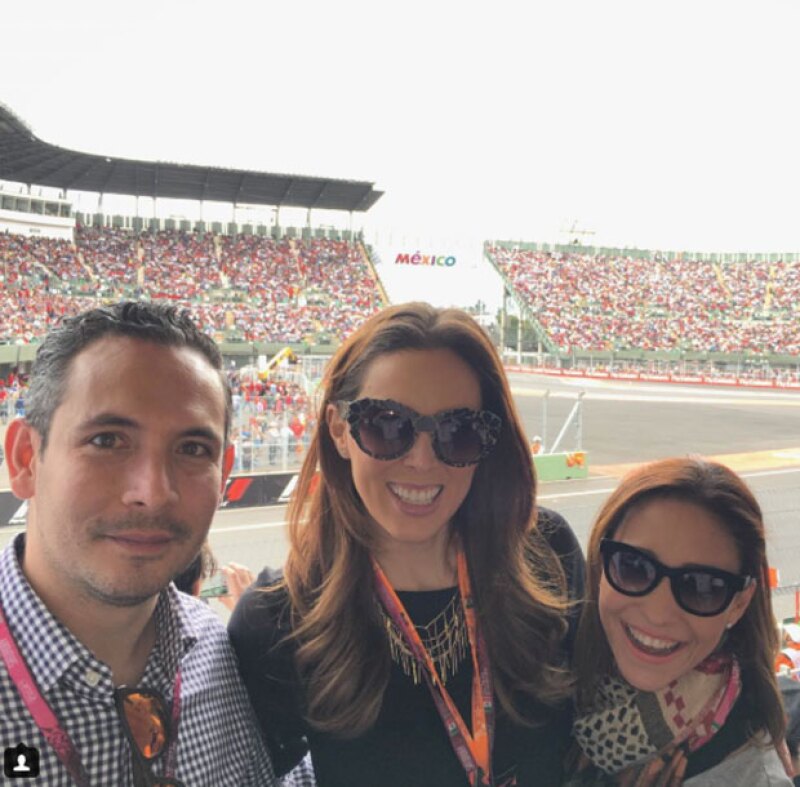 Jacky Bracamontes no podía faltar al Autódromo Hermanos Rodríguez.