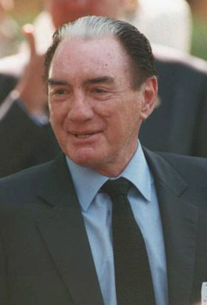 El hombre de negocios, quien poco antes de su muerte cedió el mando a su hijo Emilio Azcárraga Jean como presidente y director general de la compañía, estuvo al frente durante 25 años.