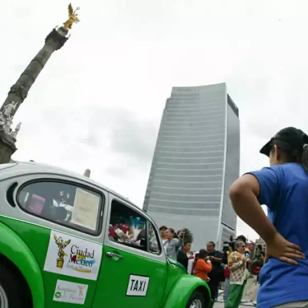 taxi vocho en la ciudad de mexico