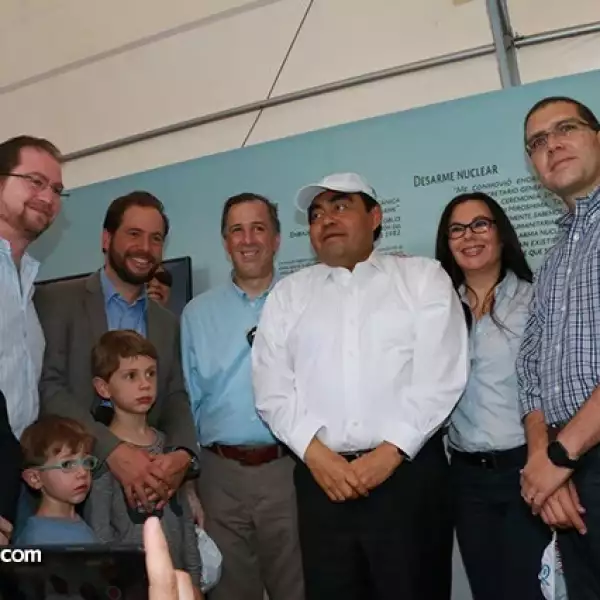 Ana Paola Barbosa, Roberto Dondisch, Rodrigo Pintado, José Antonio Meade, Miguel Brbosa, Laura Rojas y Armando Ríos