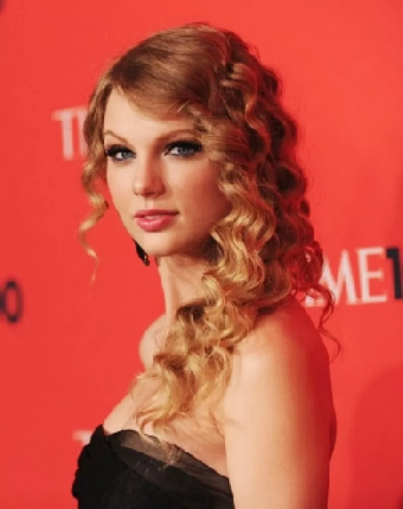 La cantante ha donado 500,000 dólares en favor de los esfuerzos de ayuda tras una devastadora tormenta que ocurrió en Nashville.