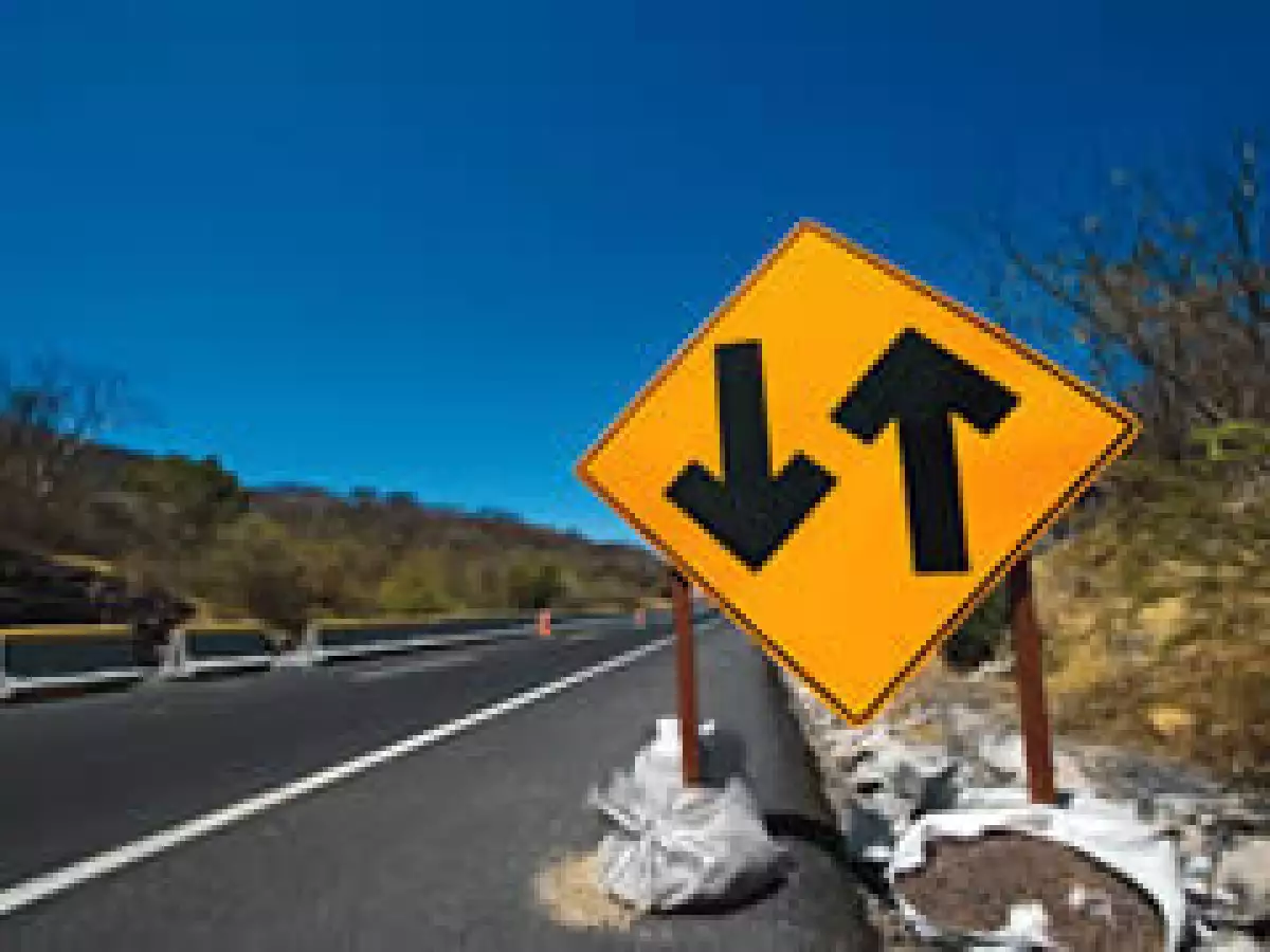 Los gobiernos estatales pagan el precio que los propietarios les pidan para contar lo antes posible con los derechos sobre los terrenos. (Foto: Federico Gama)