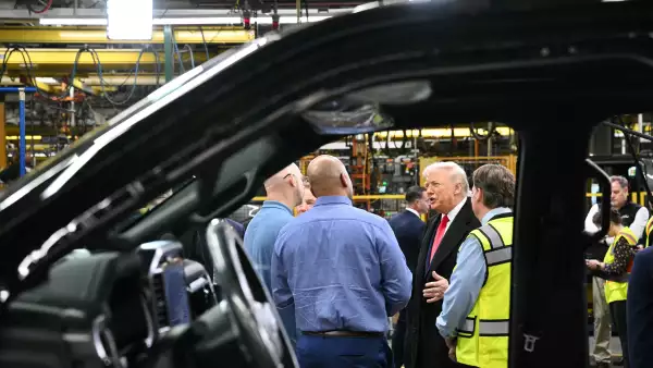 Trump rompe en un año acuerdos clave de la industria automotriz vigentes desde hace 30 años 