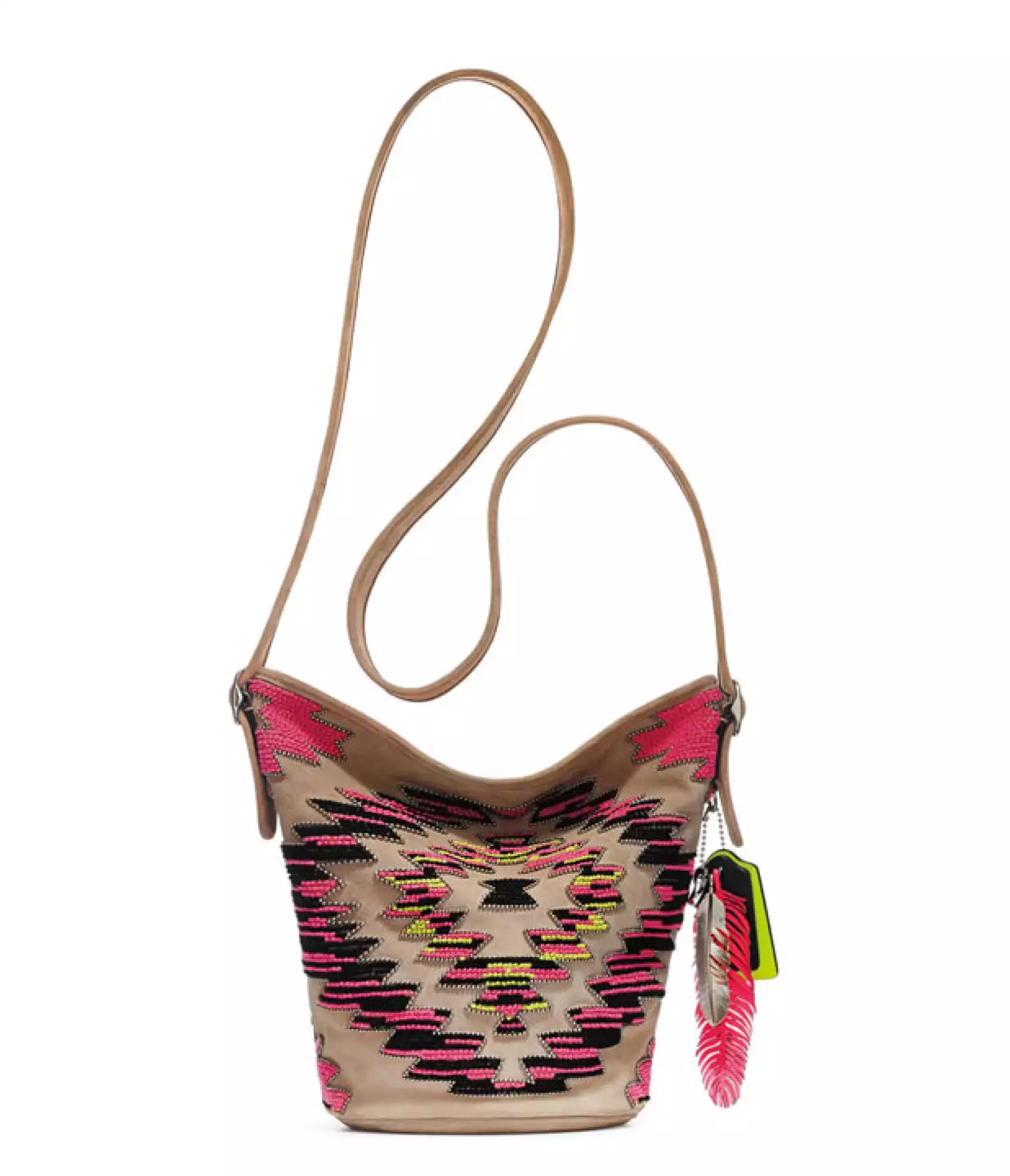 Para tus fines de semana, la colección Tribal de Coach será tu mejor aliada.