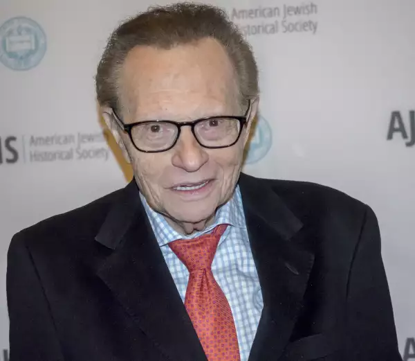  Larry King.