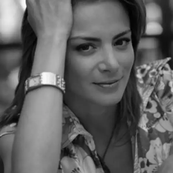 Fue en la telenovela `Cuando seas mía´ donde Silvia se ganó el respeto y popularidad de todo México. Su papel como `La Paloma´fue un éxito rotundo.