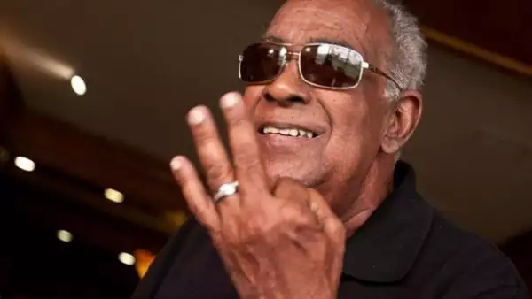 El cantante de salsa se dirigía a su casa en Puerto Rico; estrelló su automóvil contra un poste y murió. Tenía 74 años y se presentaría en México el próximo 19 de abril.