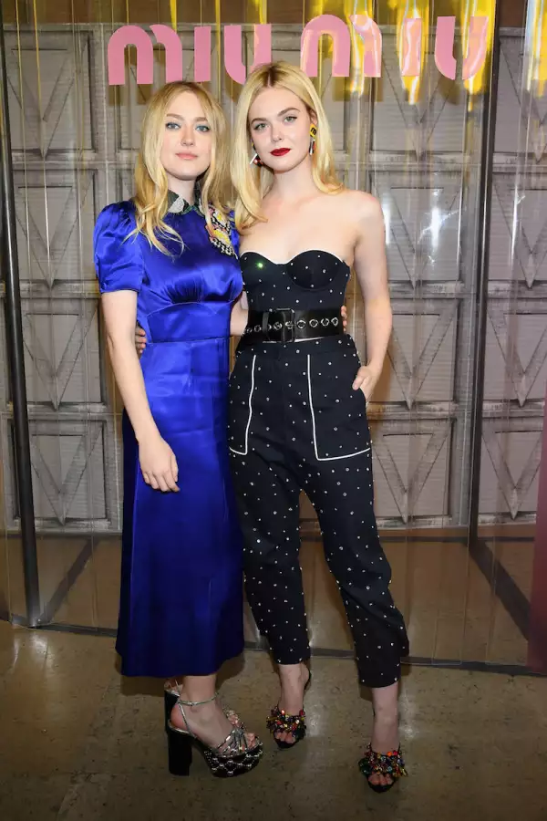 Miu Miu : Front Row - Paris Fashion Week Womenswear Spring/Summer 2018