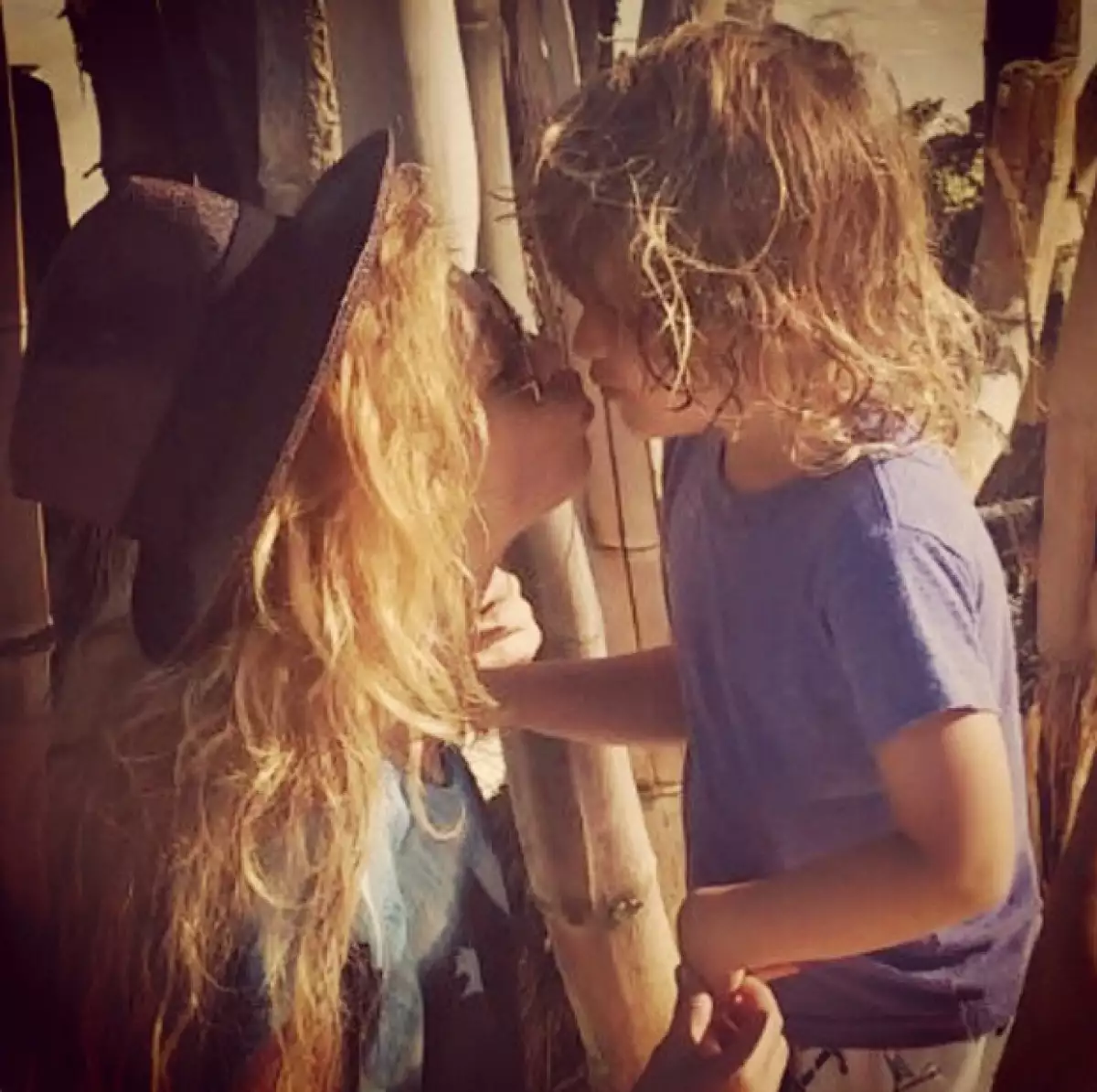 ‘Este es verdaderamente #MiNuevoVicio compartir el camino de la vida con esta personita súper especial que revolucionó mi existencia’, publicó junto a esta imagen.