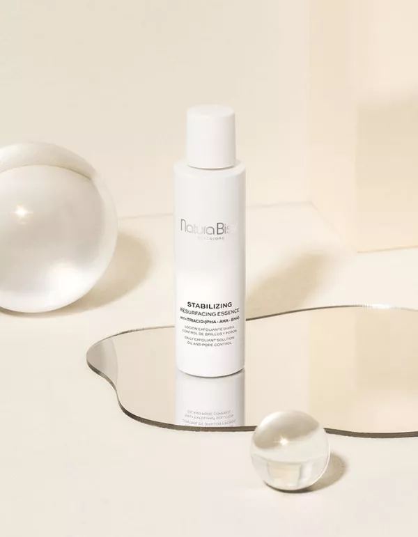 stabilizing-resurfacing-essence-31C330-product.jpeg