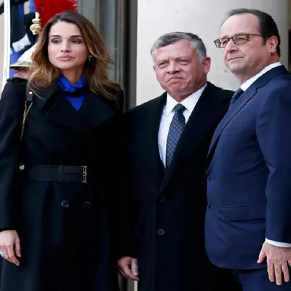 Abdullah asistió con su esposa la reina Rania y antes de la marcha se reunieron con Francois Hollande. 
