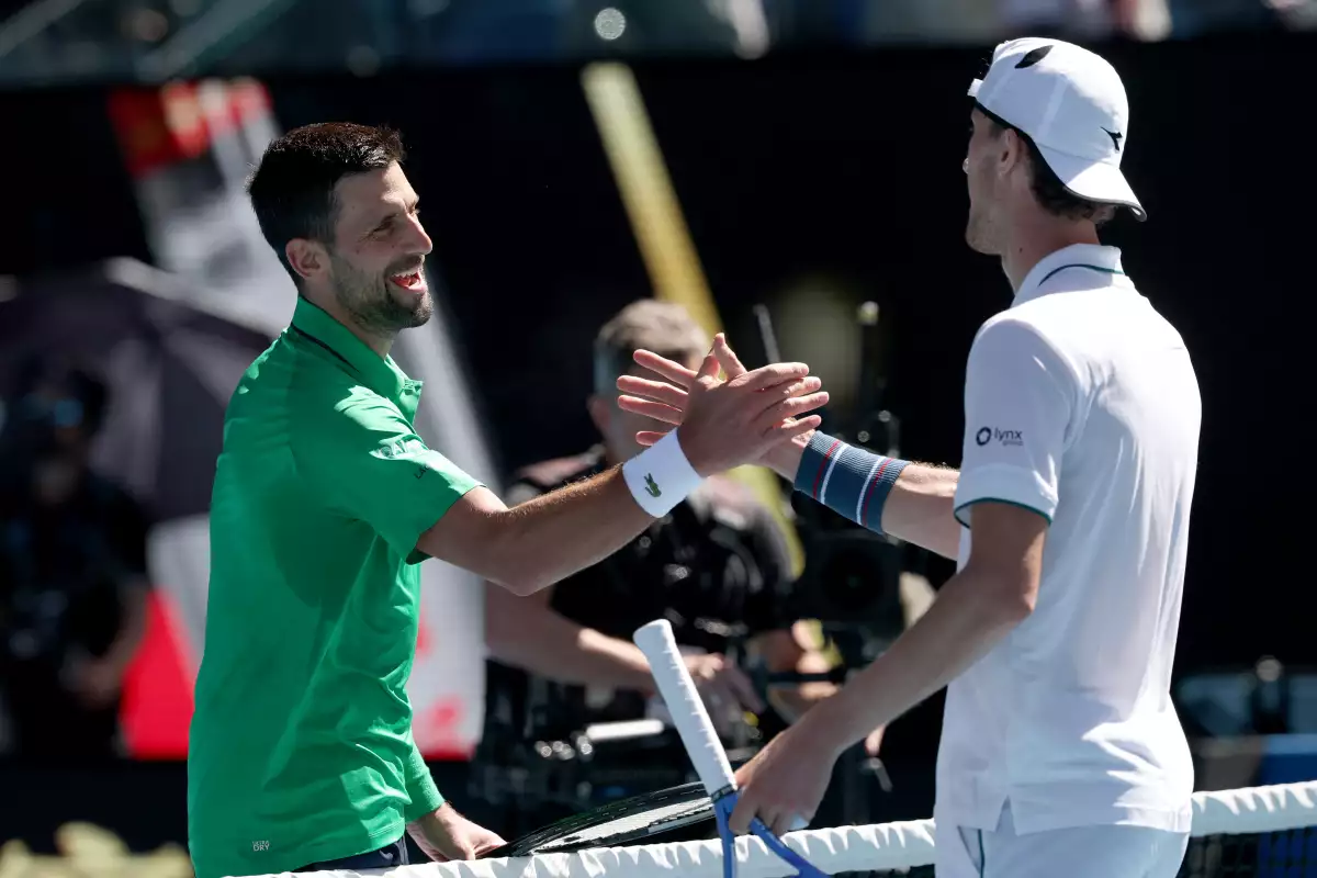 Los imponentes Djokovic y Sinner avanzan en el Abierto de Australia y pasan a tercera ronda