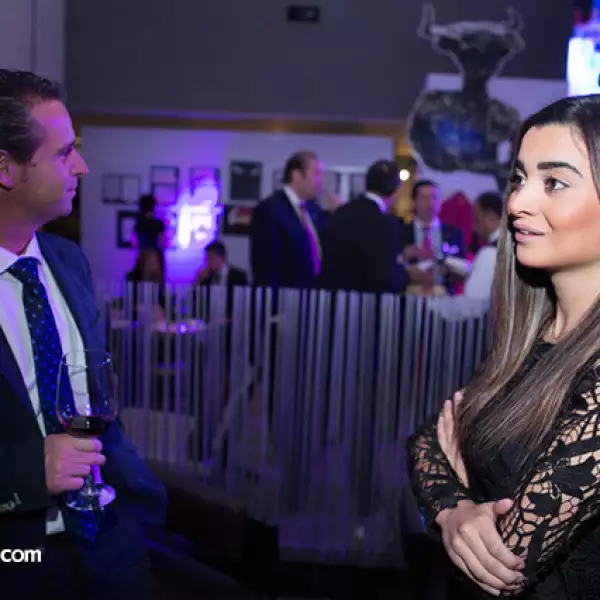 Emilio Caro y Jenn Saavedra