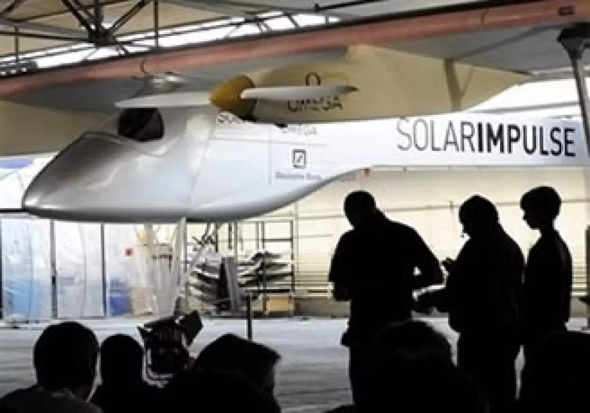 El Solar Impulse utilizará baterías de litio para poder sobrevolar durante las noches. (Foto: AP)