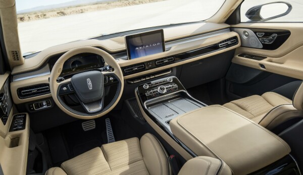 Lincoln Aviator Int.jpg