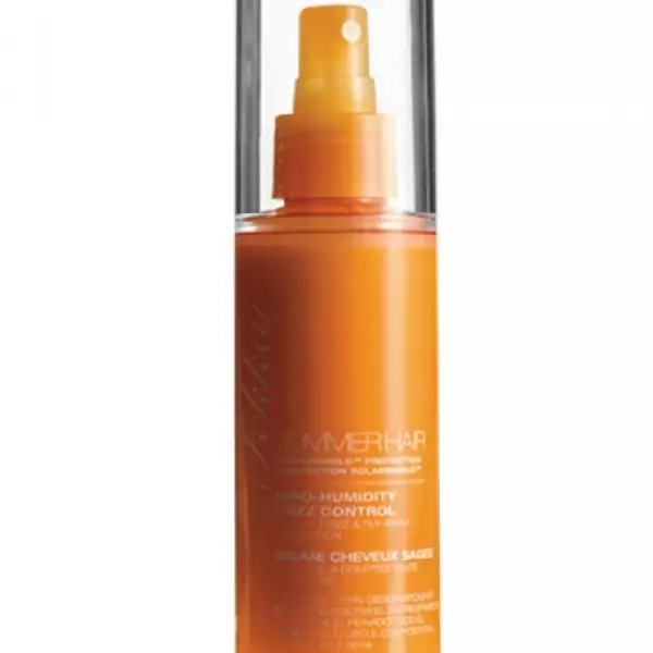 Summer Hair Zero Humidity Frizz Control, Frederic Fekkai, para mantener definido el peinado y evitar el frizz, $330; InCosmetika.