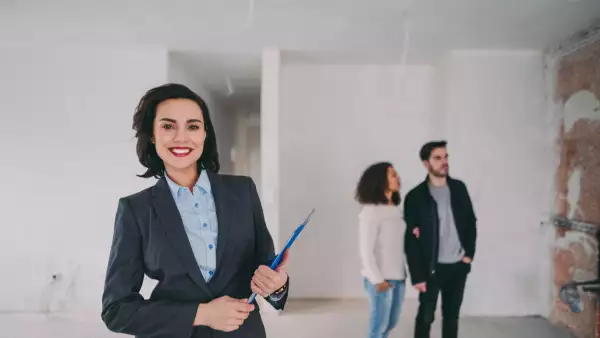 Mujer del sector inmobiliario