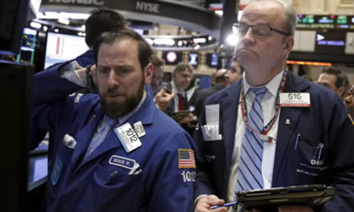 El Nasdaq pierde 2.44% este lunes. (Foto: Reuters )