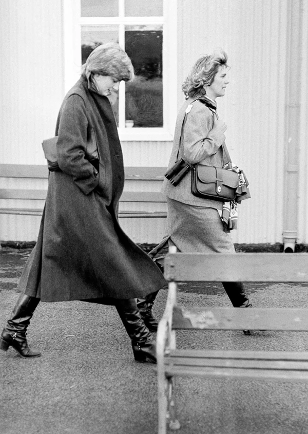 Foto: GettyImages; Lady Di y Camila Parker, 1980