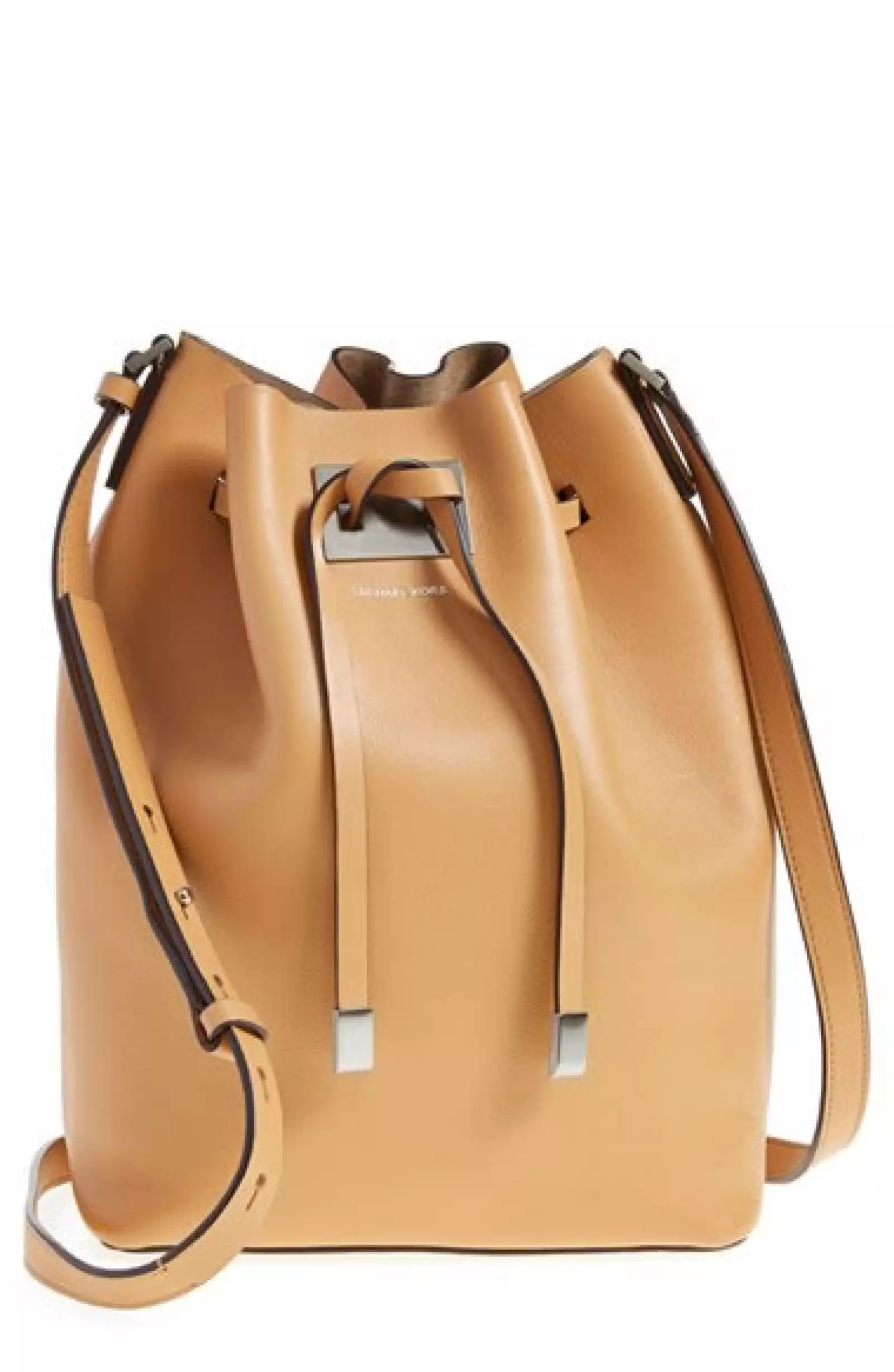 Michael Kors se apega a lo clásico.