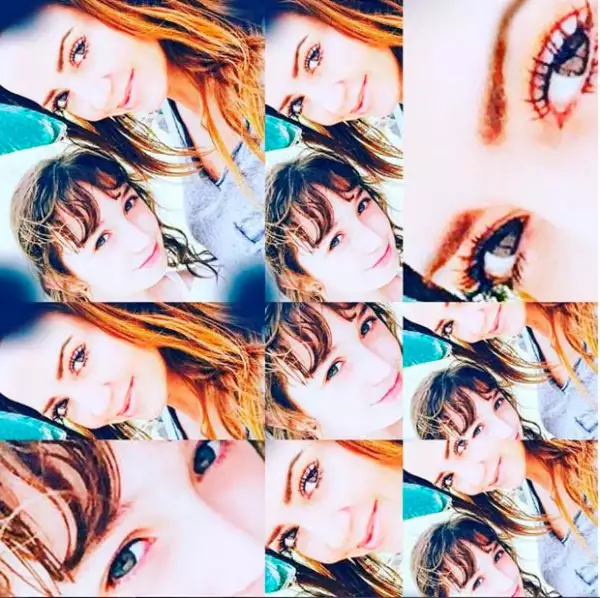 Nina comparte rasgos físicos con su mamá, Andrea Legarreta.