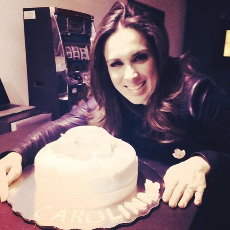 Jacky Bracamontes presumió el encantador pastel con el que fue consentida.